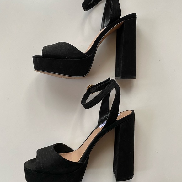 Steve Madden black heel size 7 - Picture 2 of 4